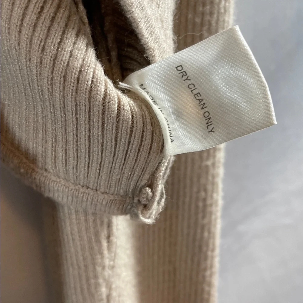 Chic Long Sleeve Beige Knit Dress - Picture 5 of 13